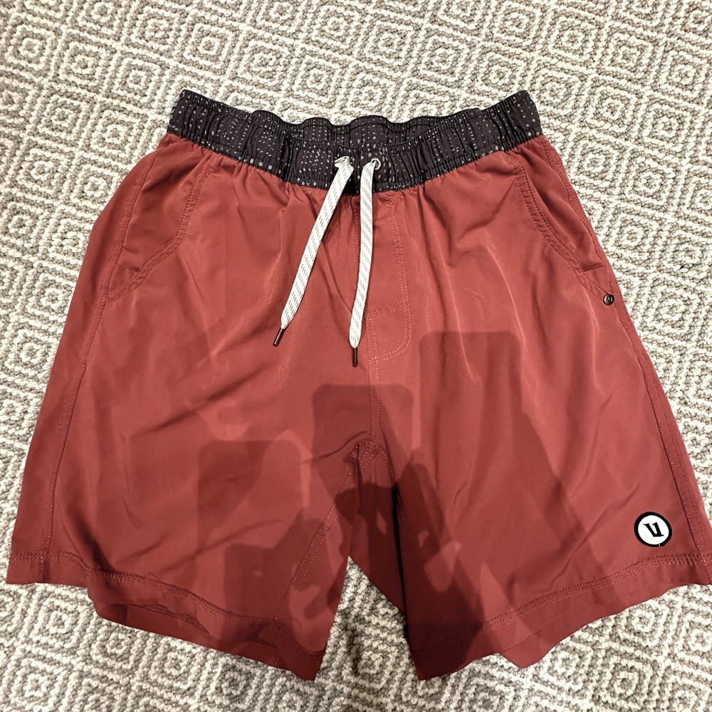 Vuori Kore short size medium - no liner
